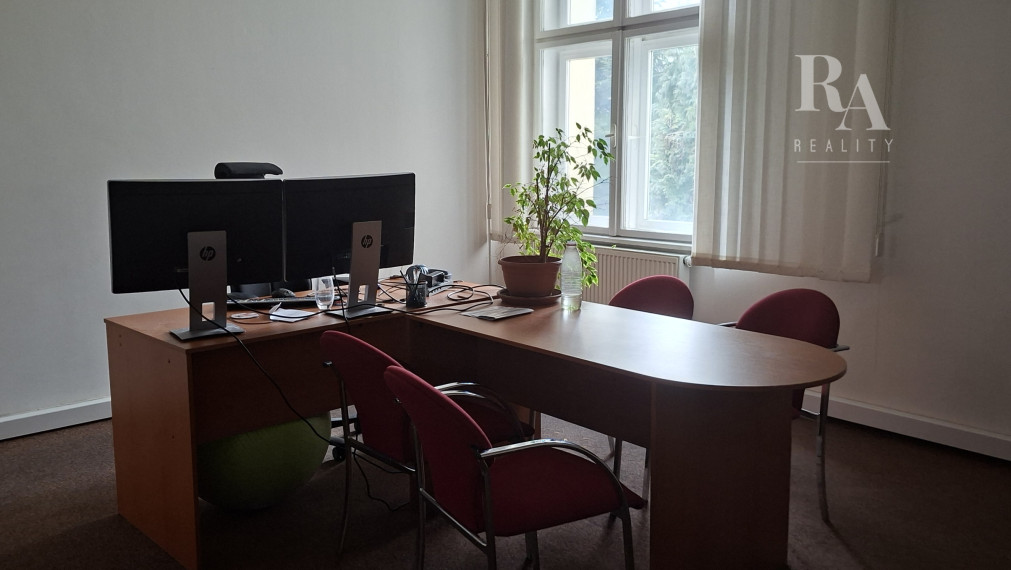 Prenájom 5 kancelárií na 1.poschodí v centre mesta