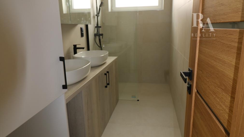 PRENÁJOM 2 - IZBOVÉHO BYTU V NOVOSTAVBE + 2 PARKOVACIE MIESTA