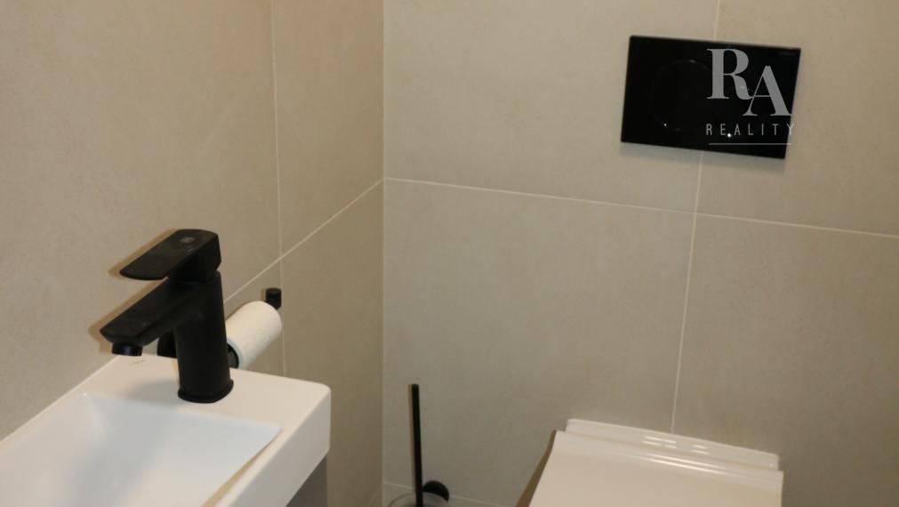 Prenájom 2 - izbový byt Nededza + 2 parkovacie miesta