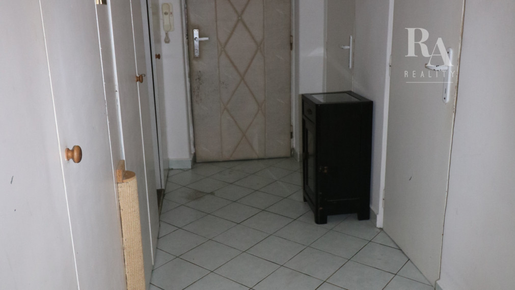 Prenájom 2 - izbového zariadeného bytu Hliny 3