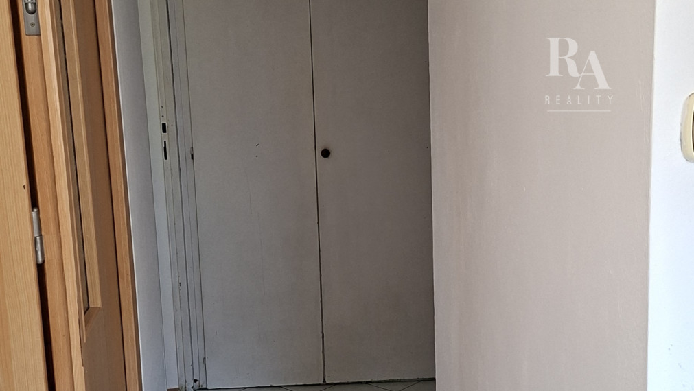 Prenájom 2 - izbového zariadeného bytu Hliny 3