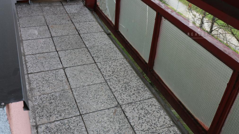 Prenájom 2 - izbového zariadeného bytu Hliny 6