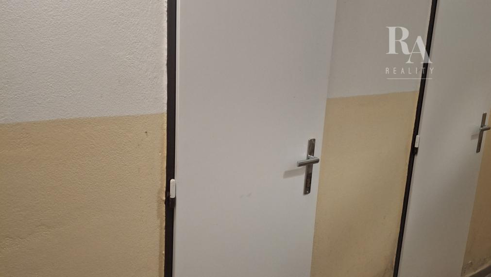 Predaj 4-izbový byt DOMANIŽA  -130 m2 + terasy 44m2