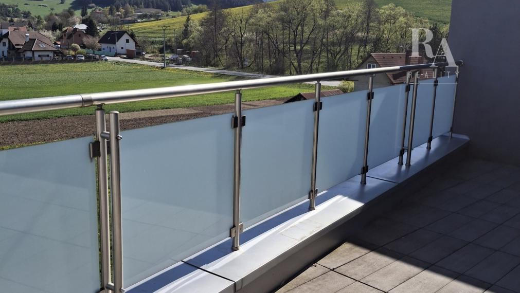 Predaj 4-izbový byt DOMANIŽA  -130 m2 + terasy 44m2