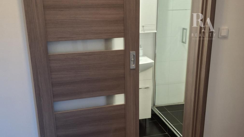 Predaj 4-izbový byt DOMANIŽA  -130 m2 + terasy 44m2