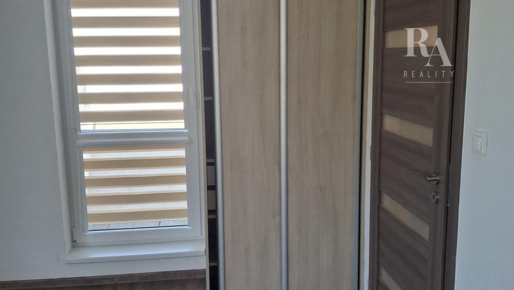 Predaj 4-izbový byt DOMANIŽA  -130 m2 + terasy 44m2