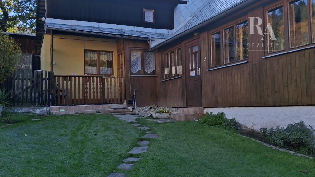 PREDAJ RODINNÝ DOM  + Hospodárska budova ŠTIAVNIK 1500 M2 pozemok