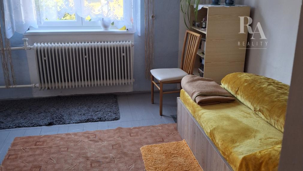 PREDAJ RODINNÝ DOM  + Hospodárska budova ŠTIAVNIK 1500 M2 pozemok