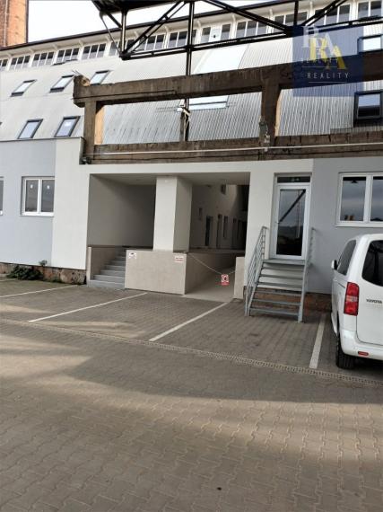 Prenájom priestoru na reštauráciu alebo kaviareň -  Bytčická ulica alebo inú prevádzku