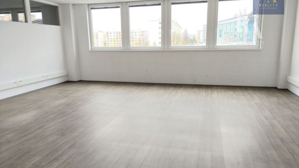 Prenájom kancelárskych priestorov v LIVING CENTRE