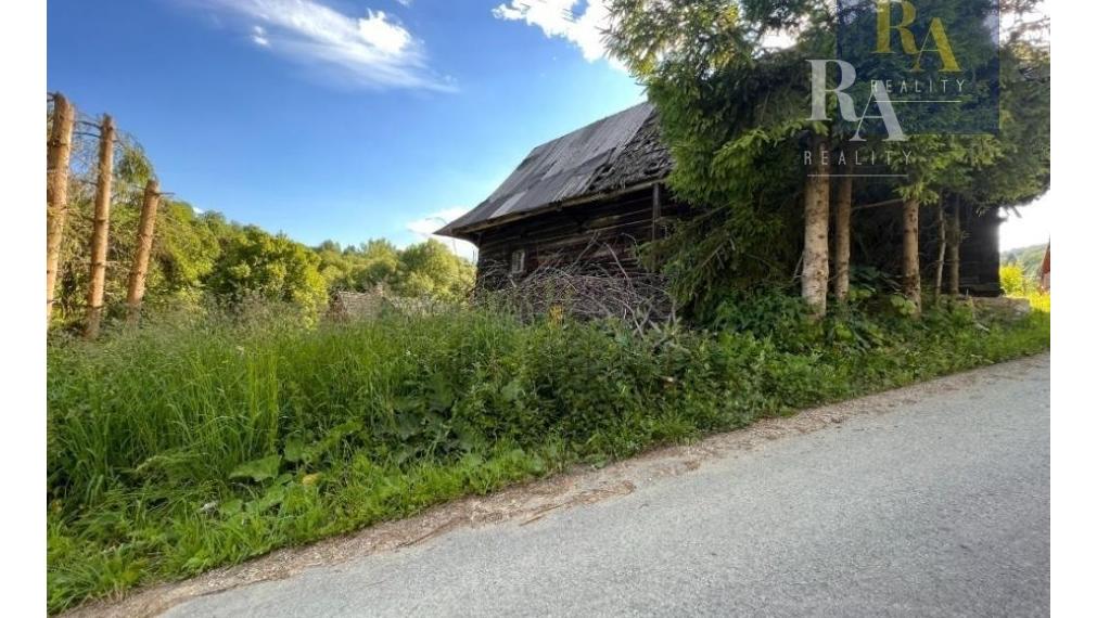 Predaj pozemok o rozlohe 585m2 s drevenicou v obci Lutiše