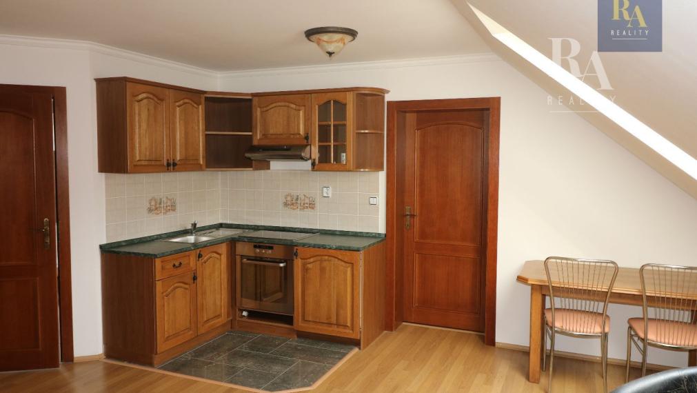 PREDAJ RODINNÝ DOM RAJECKÉ TEPLICE - KONSKÁ