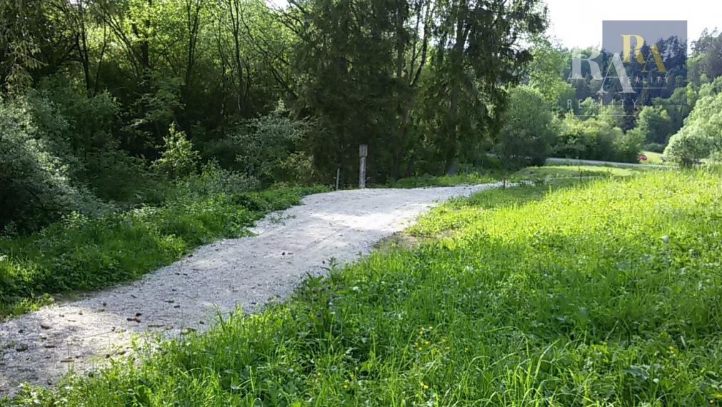 Predaj pozemok 7.930 m2 na rekreačné účely v obci Dolný Hričov