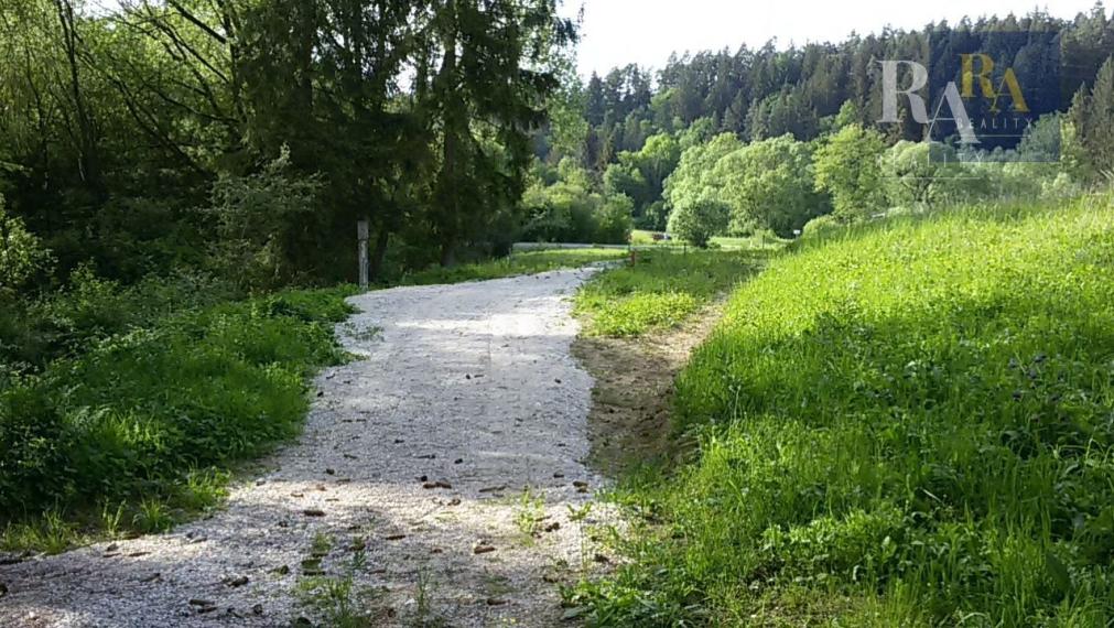 Predaj pozemok 7.930 m2 na rekreačné účely v obci Dolný Hričov