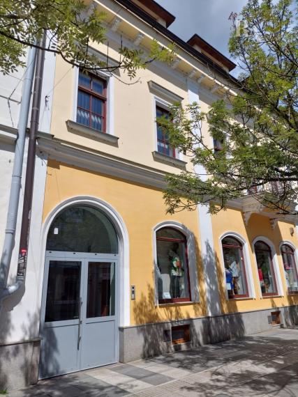 PREDAJ POLYFUNKČNEJ BUDOVY V CENTRE MESTA S PARKOVANÍM