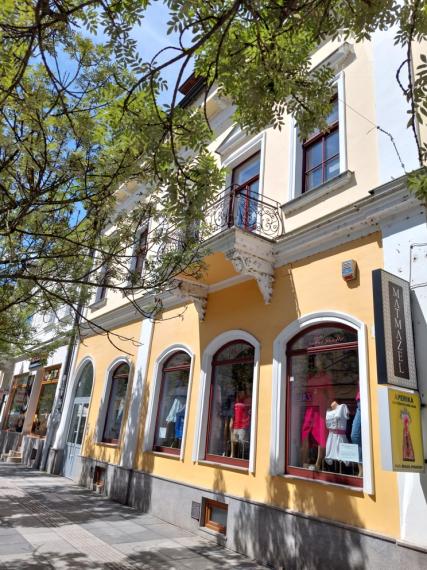 PREDAJ POLYFUNKČNEJ BUDOVY V CENTRE MESTA S PARKOVANÍM