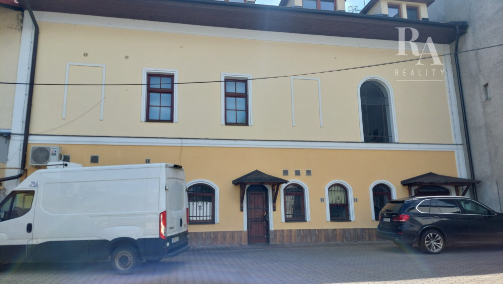 PREDAJ POLYFUNKČNEJ BUDOVY V CENTRE MESTA S PARKOVANÍM