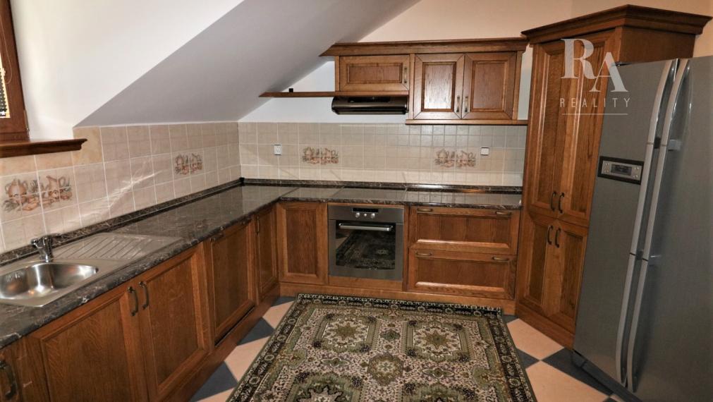 PREDAJ POLYFUNKČNEJ BUDOVY V CENTRE MESTA S PARKOVANÍM