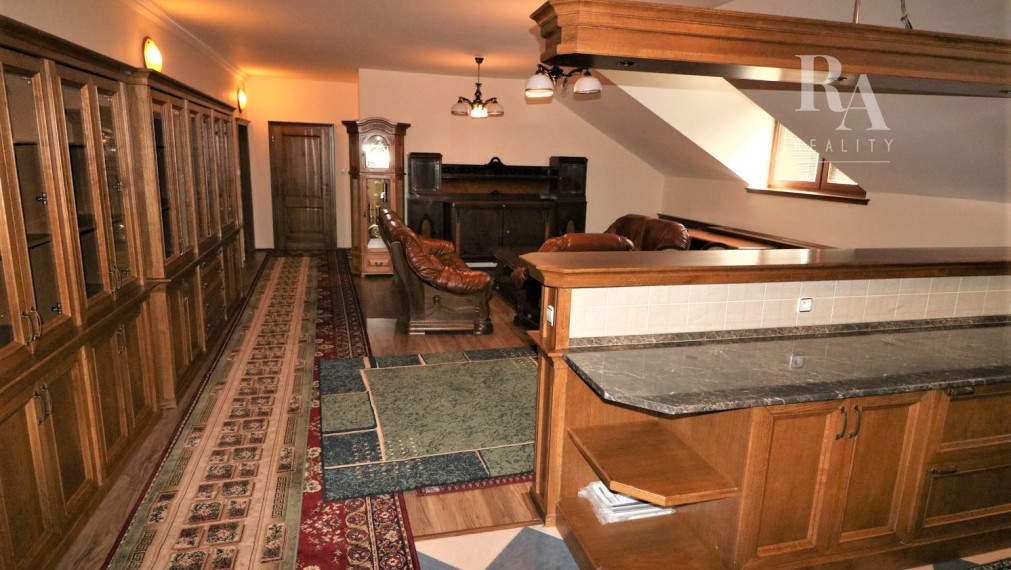 PREDAJ POLYFUNKČNEJ BUDOVY V CENTRE MESTA S PARKOVANÍM