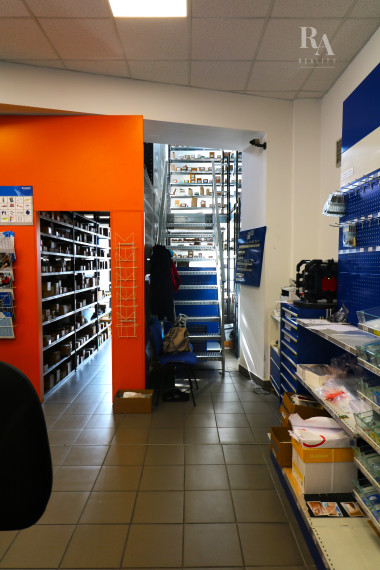 PRENÁJOM OBCHODNO - SKLADOVÝ PRIESTOR S ADMINISTRATÍVOU