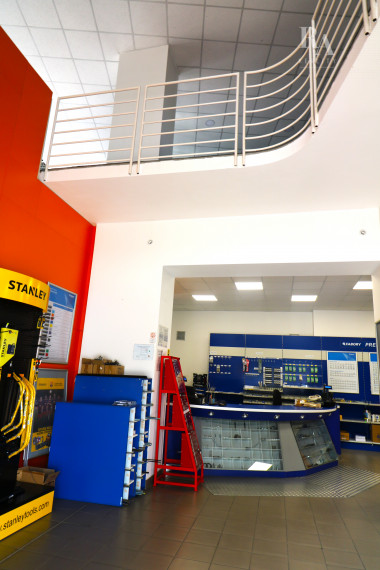 PRENÁJOM OBCHODNO - SKLADOVÝ PRIESTOR S ADMINISTRATÍVOU