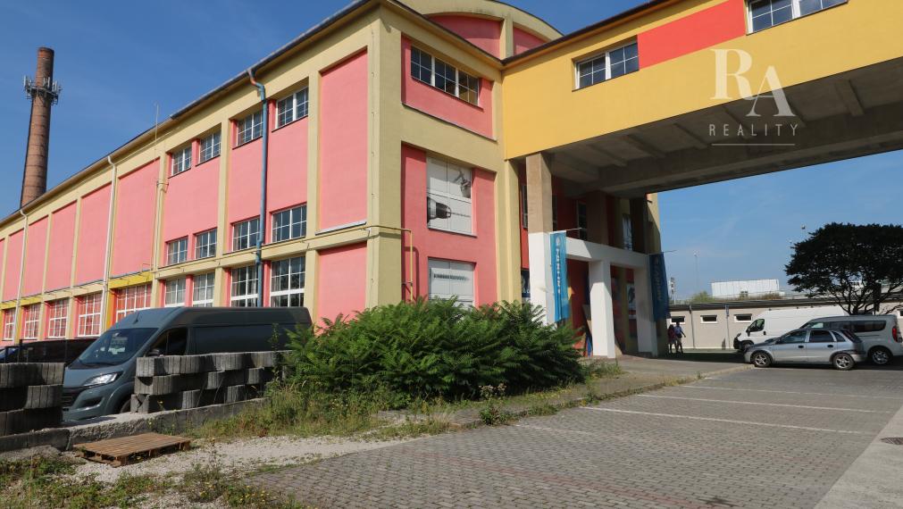 PRENÁJOM OBCHODNO - SKLADOVÝ PRIESTOR S ADMINISTRATÍVOU