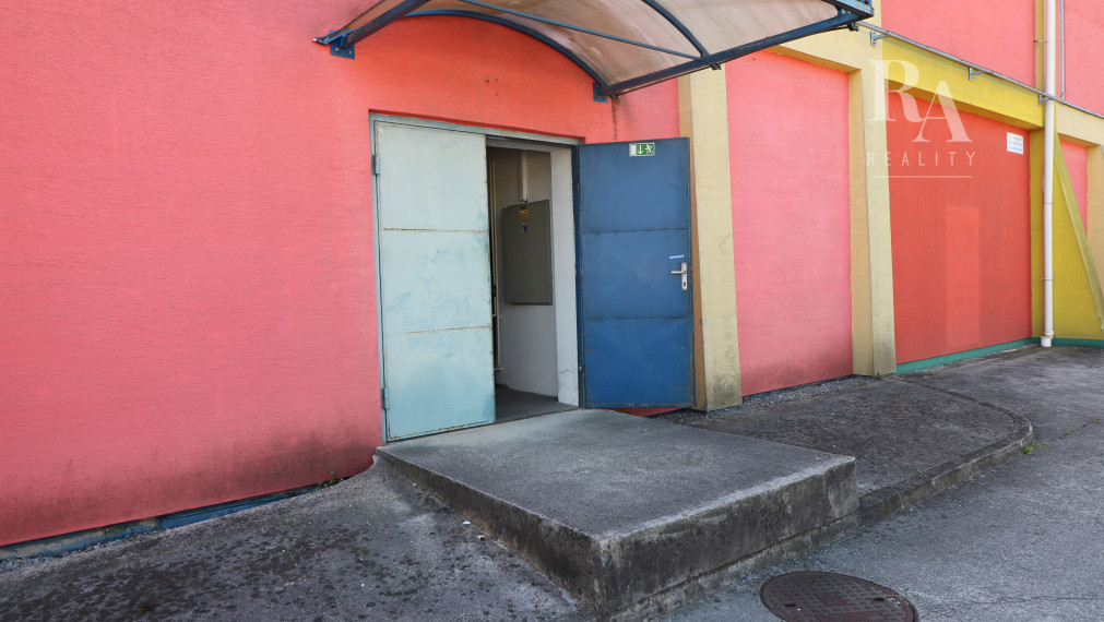 PRENÁJOM OBCHODNO - SKLADOVÝ PRIESTOR S ADMINISTRATÍVOU