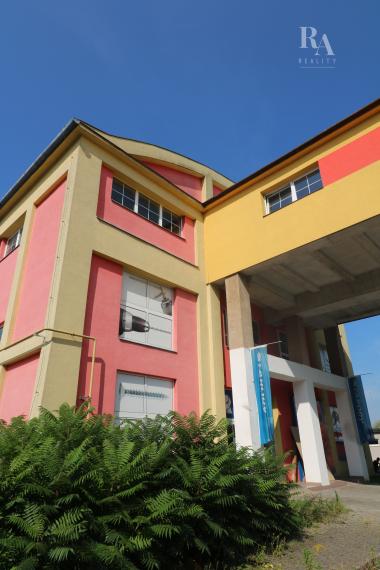 PRENÁJOM OBCHODNO - SKLADOVÝ PRIESTOR S ADMINISTRATÍVOU