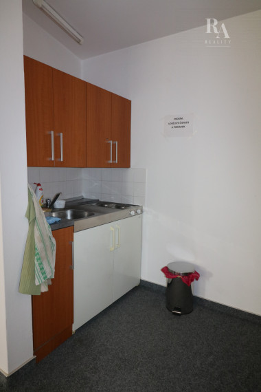 PRENÁJOM OBCHODNO - SKLADOVÝ PRIESTOR S ADMINISTRATÍVOU