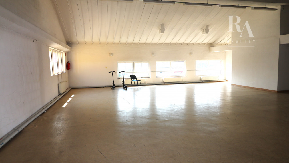 PRENÁJOM OBCHODNO - SKLADOVÝ PRIESTOR S ADMINISTRATÍVOU