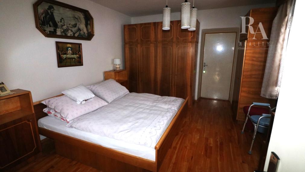 RODINNÝ DOM DIVINKA S POZEMKOM 1260 M2 - REZERVOVANÉ