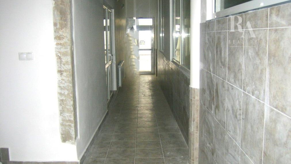 Prenájom obchodno -  kancelárskych priestorov na prízemí centrum mesta