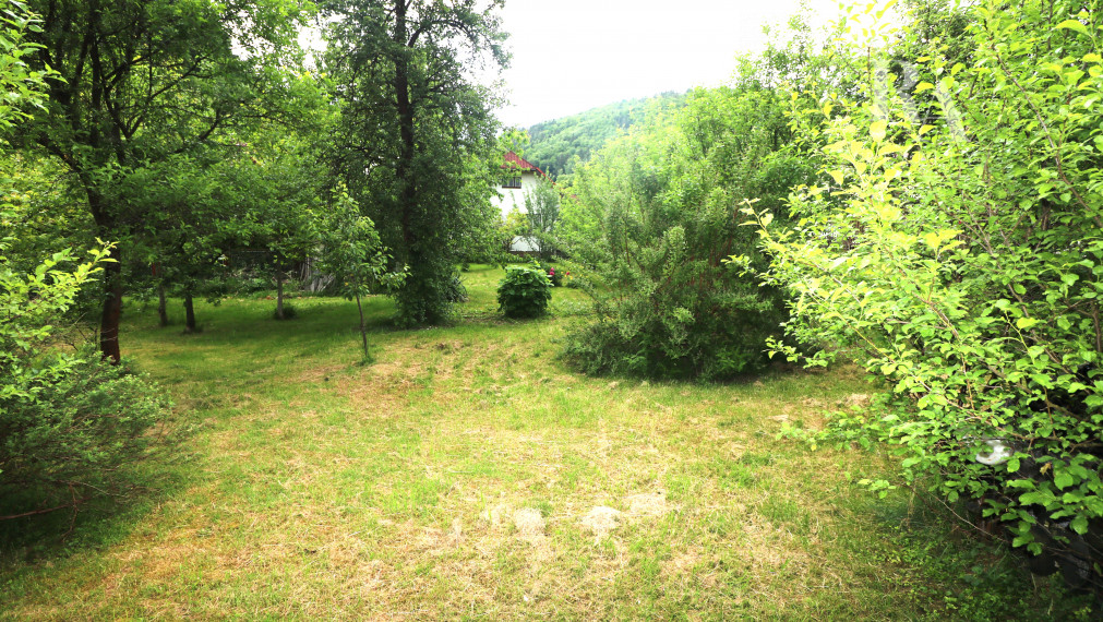 RODINNÝ DOM DIVINKA S POZEMKOM 1260 M2 - REZERVOVANÉ