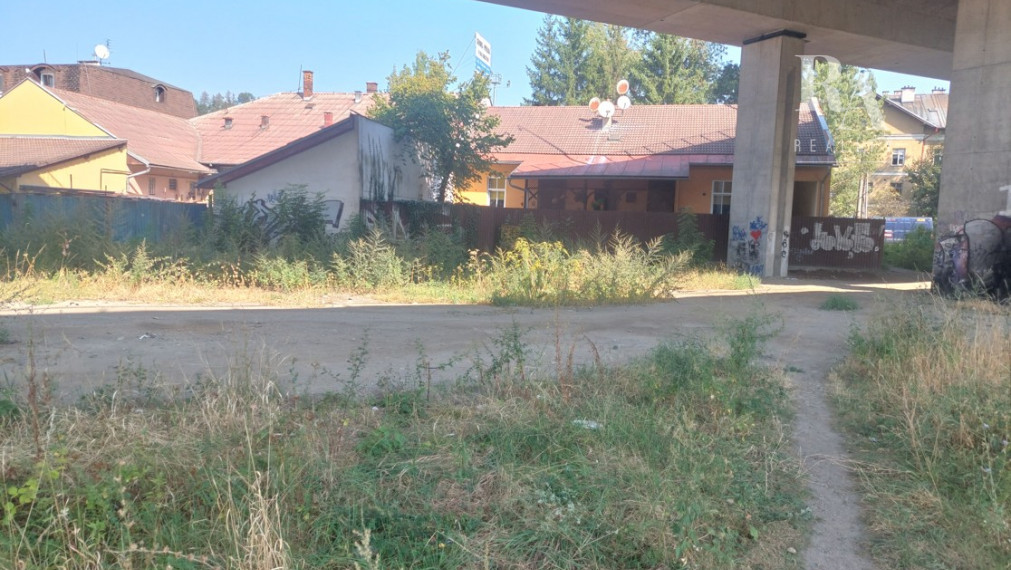 PREDAJ POZEMOK NA PARKOVANIE