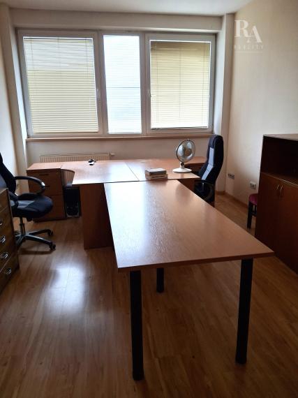 Prenájom 3 kancelárií o výmere 72 m2 Bytčická ulica