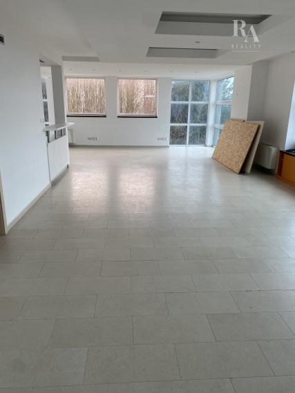 PRENÁJOM KANCELÁRSKYCH PRIESTOROV TEPLIČKA NAD VÁHOM