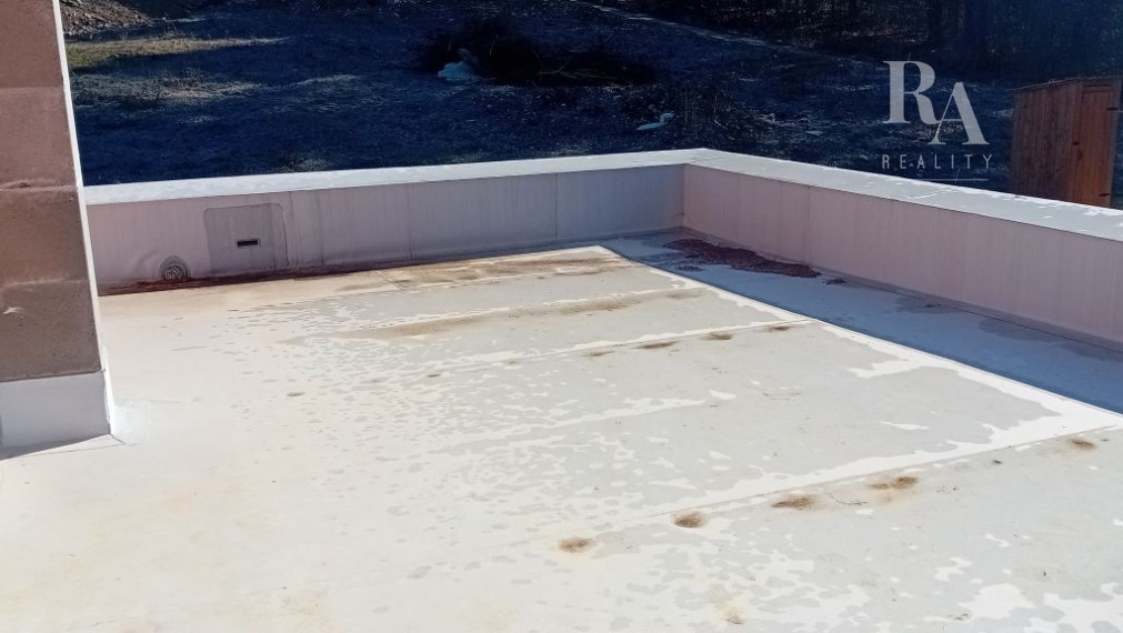 Predaj 4-izbový rodinný dom (hrubá stavba) s pozemkom 585m2 Varín