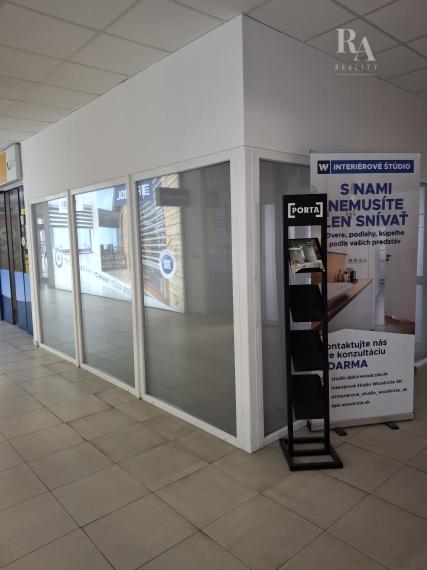 PRENÁJOM OBCHODNÉHO PRIESTORU NA PRÍZEMÍ V LIVING CENTRE