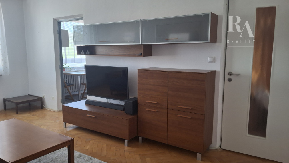 Prenájom 2 - izbového zariadeného bytu Hliny 8