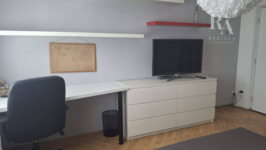 Prenájom 2 - izbového zariadeného bytu Hliny 8