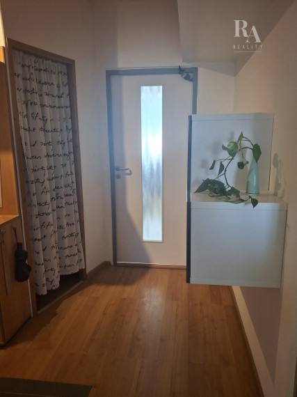 Prenájom 2 - izbového zariadeného bytu Hliny 8