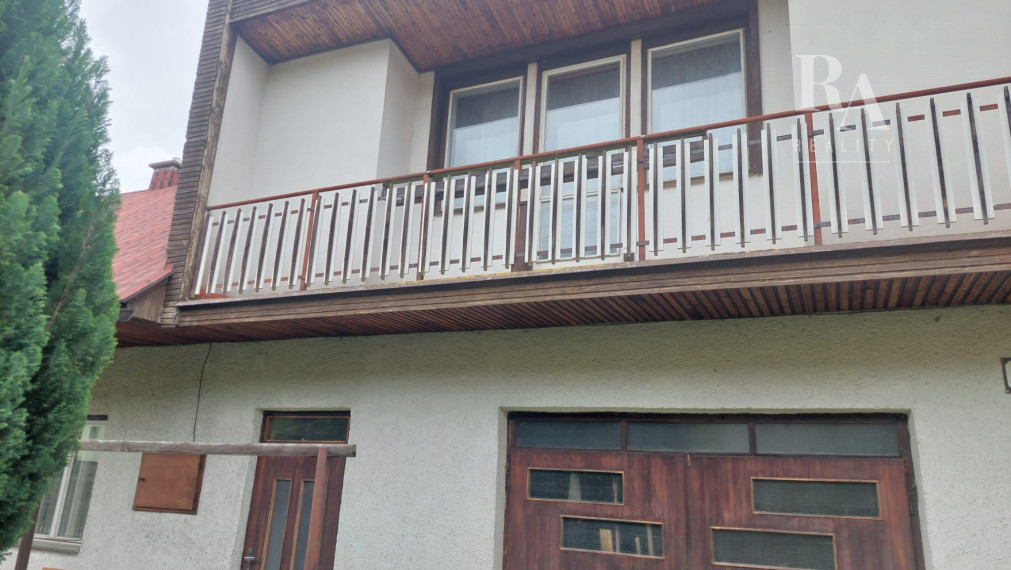 RODINNÝ DOM DIVINKA S POZEMKOM 1260 M2 - REZERVOVANÉ