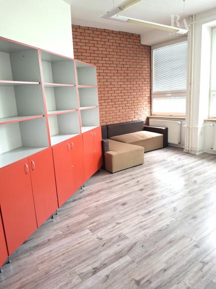 PRENÁJOM PRIESTORU 137 M2 VHODNÝ AKO SÍDLO FIRMY