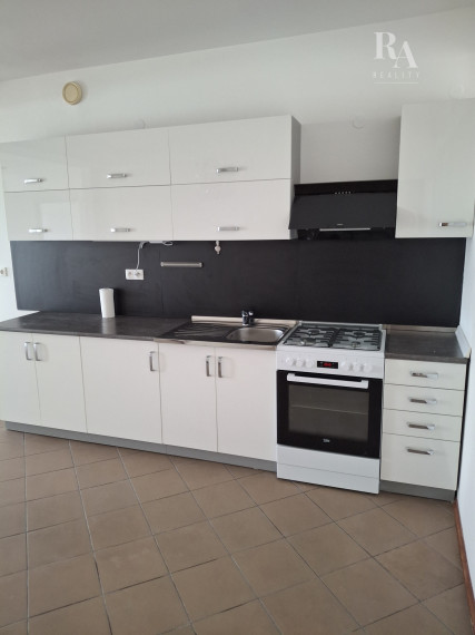 Prenájom 3- izbový byt Kysucké Nové Mesto - centrum 80 m2 +2 balkóny