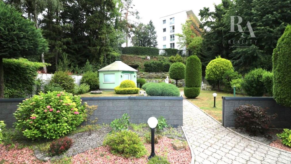 PREDAJ POLYFUNKČNÁ VILA V BLÍZKOM CENTRE MESTA