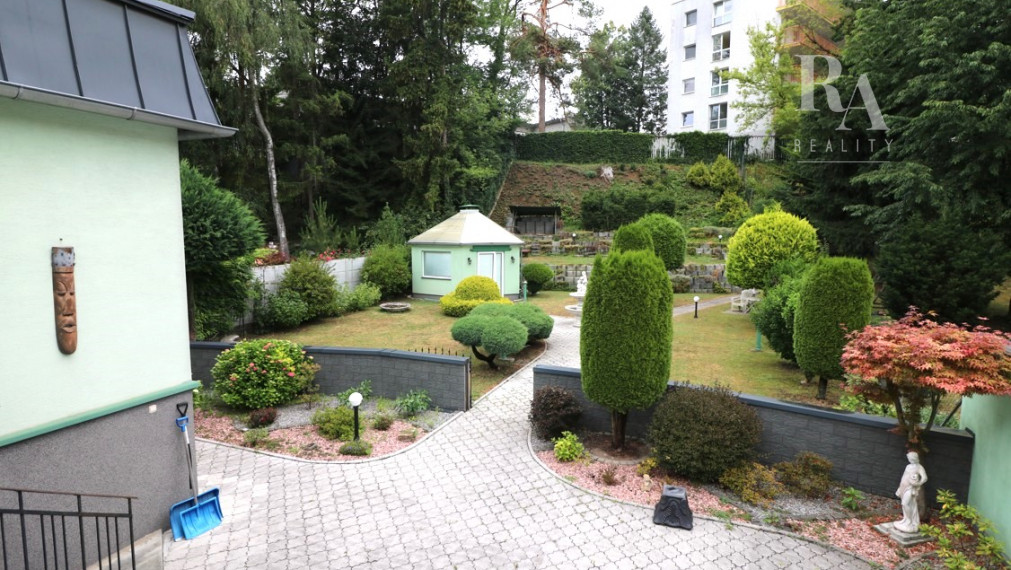 PREDAJ POLYFUNKČNÁ VILA V BLÍZKOM CENTRE MESTA