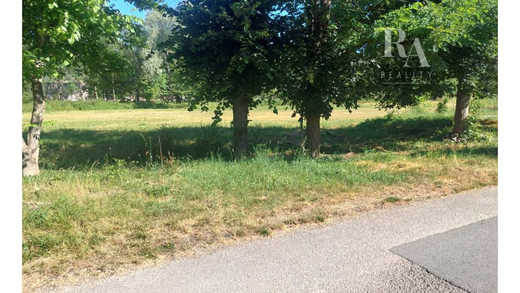 PREDAJ STAVEBNÝ POZEMOK VHODNÝ NA MOBILNÝ DOM + DOHODA