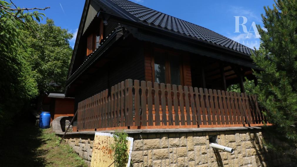 PREDAJ CHATY S VEĽKÝM POZEMKOM BELÁ - ZLIEŇ