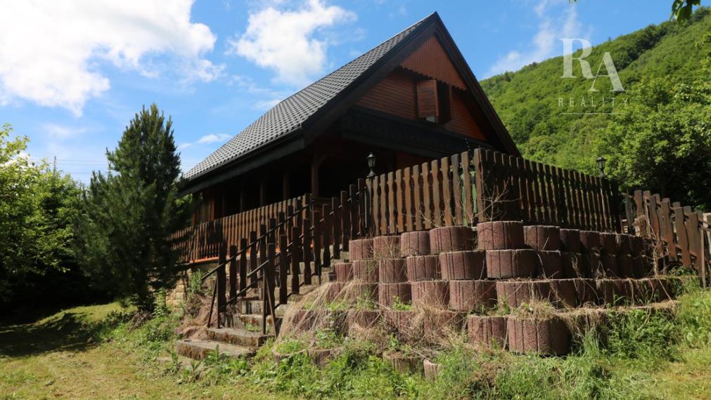 PREDAJ CHATY S VEĽKÝM POZEMKOM BELÁ - ZLIEŇ