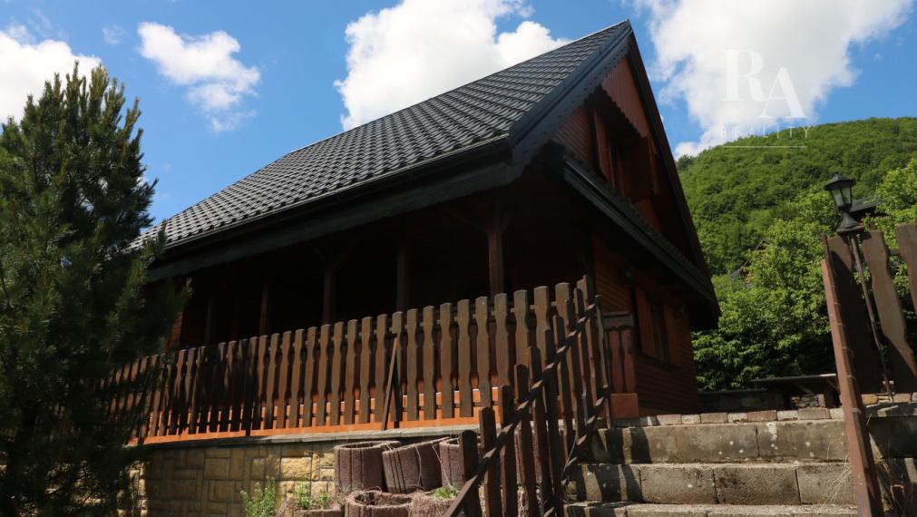 PREDAJ CHATY S VEĽKÝM POZEMKOM BELÁ - ZLIEŇ